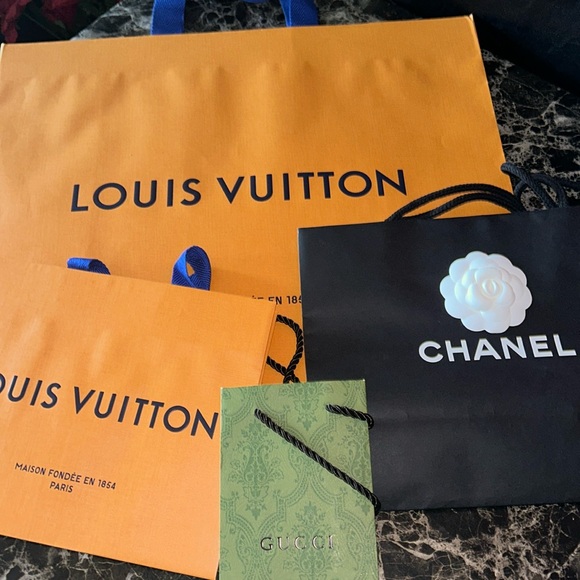 Louis Vuitton, Chanel Gucci shopping bags - Picture 2 of 6
